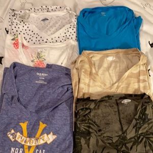 Lot of 6 short sleeve v-neck tees